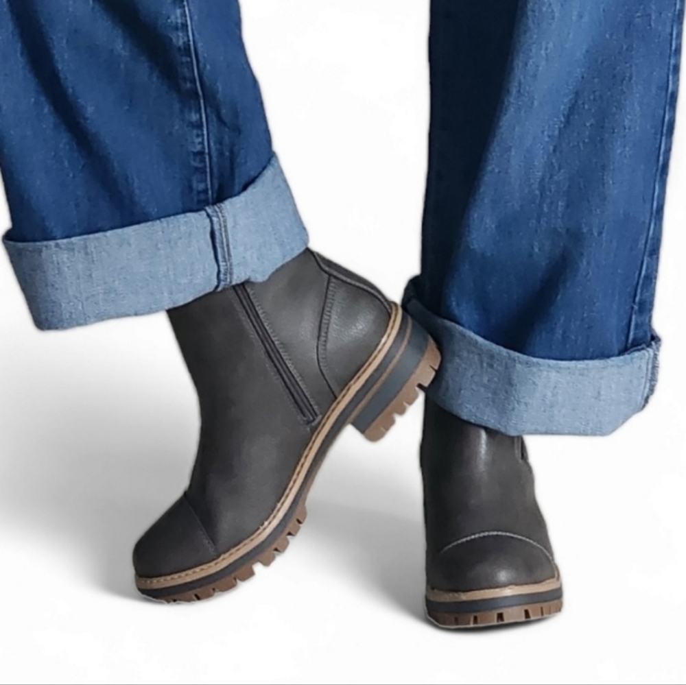 Women's Chelsea Lug Sole Ankle Boots Charcoal Gray Time and Tru